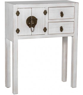 Consola oriental blanca con herrajes bronce y aire exótico
