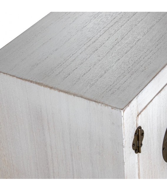 Consola oriental blanca con herrajes bronce y aire exótico3