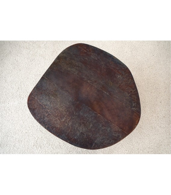 Mesa de centro contemporánea metal acabado óxido tapa irregular. 1