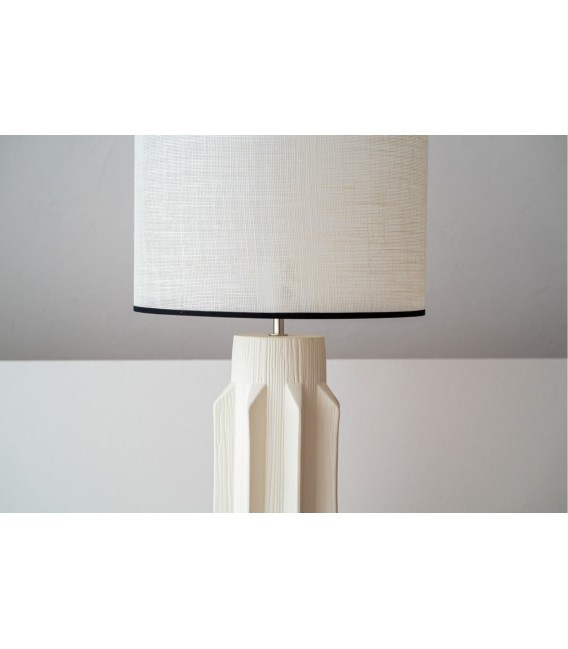 Lámpara sobremesa XL cerámica blanca y pantalla blanca matiz negro 2