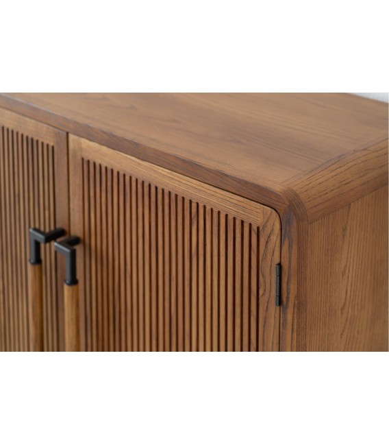 Aparador japandi de fresno miel con tiradores negros satinados. 5