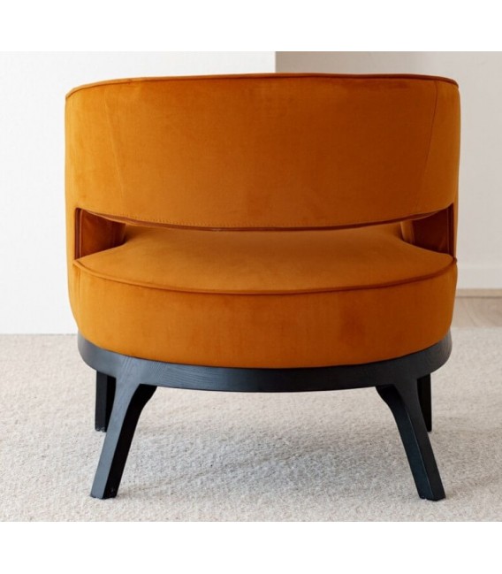 Butaca art decó en terciopelo mostaza con patas negras de fresno. 2