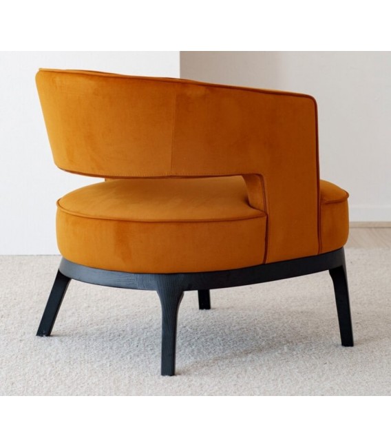 Butaca art decó en terciopelo mostaza con patas negras de fresno. 3
