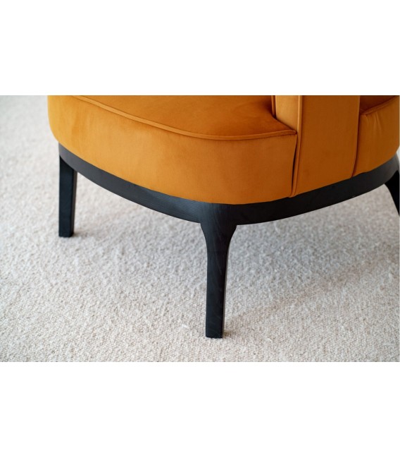 Butaca art decó en terciopelo mostaza con patas negras de fresno. 6