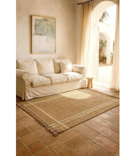 Alfombra ibicenca grande de yute natural con detalles blancos. Mdmhogar