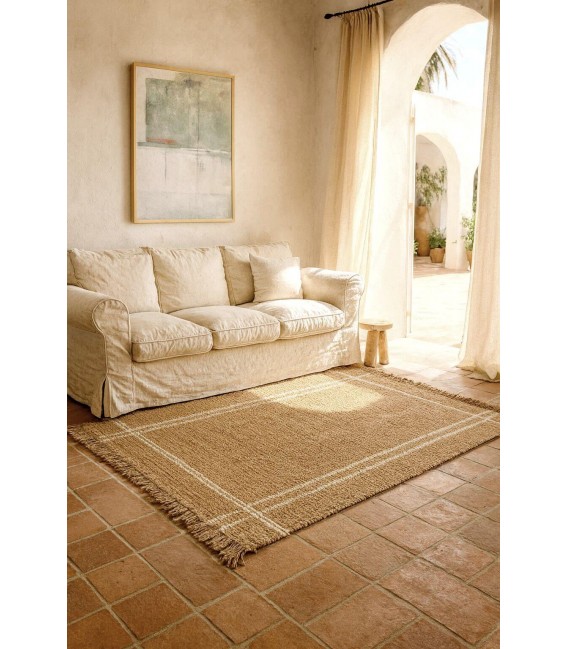 Alfombra ibicenca grande de yute natural con detalles blancos. Mdmhogar