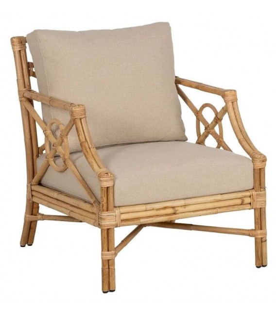 Butaca ratán natural con cojines beige estilo boho artesanal. 1