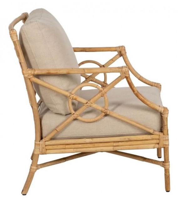 Butaca ratán natural con cojines beige estilo boho artesanal. 2
