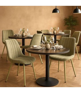 Silla tapizada verde contemporánea con patas metálicas ligeras. Mdmhogar