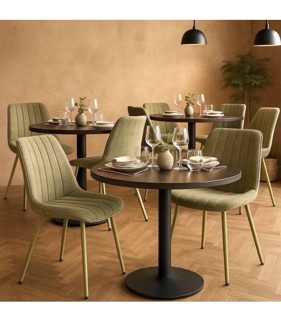 Silla tapizada verde contemporánea con patas metálicas ligeras. Mdmhogar