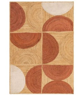 Alfombra rectangular boho de yute en tonos natural, teja y blanco roto.