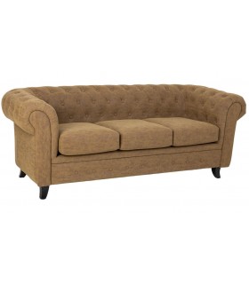 Sofá chester 3 plazas en polipiel camel con patas madera negras.