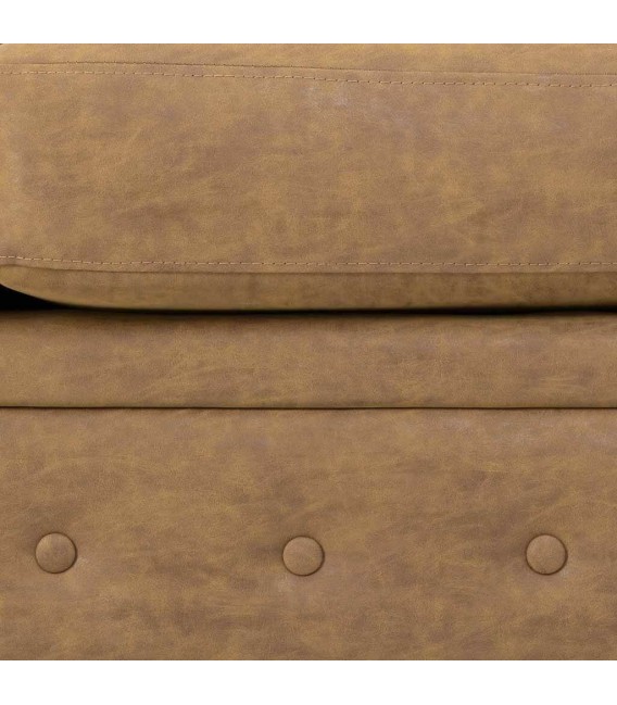 Sofá chester 3 plazas en polipiel camel con patas madera negras. 6