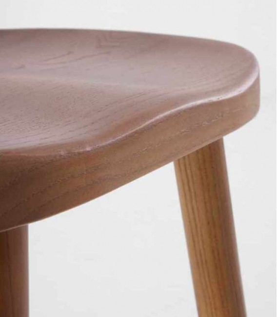 Set 2 taburetes contemporáneos en madera toon color nogal. 4