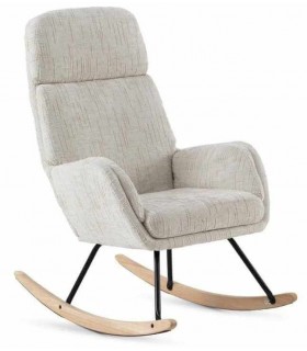 Sillón mecedora nórdico en chenilla blanca y madera natural.