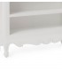 Estantería blanca clásica de madera tallada, elegante y funcional. 2