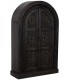 Armario étnico tallado negro con puertas arqueadas y estantes.