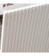 Aparador moderno blanco con estructura metálica cromada elegante. 4