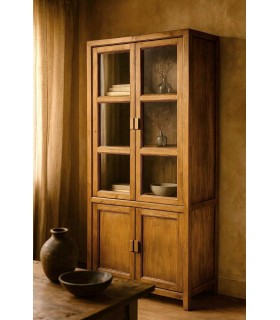 Vitrina boho madera color miel con puertas cristal y dorado. Mdmhogar