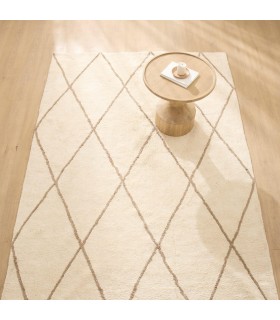 Alfombra de algodón blanca con rombos marrones estilo boho. Mdmhogar