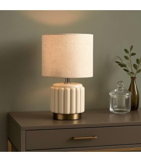 Lámpara de sobremesa cerámica blanca y metal dorado satinado. Mdmhogar