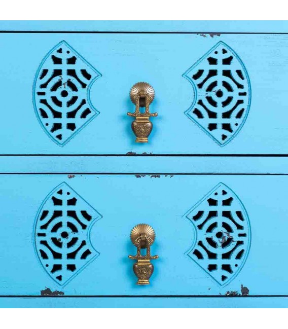 Mesita oriental de madera azul decapado con tiradores bronce. 5