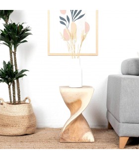 Mesita auxiliar wabi sabi de madera natural tallada a mano. Mdmhogar