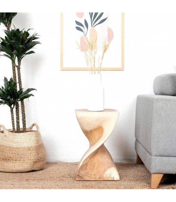 Mesita auxiliar wabi sabi de madera natural tallada a mano. Mdmhogar