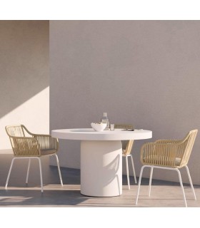 Mesa redonda ibicenca de microcemento blanco estilo mediterráneo. Mdmhogar