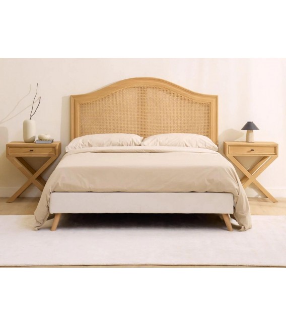 Mesita de noche clásica madera sungkai natural con tirador óxido 3