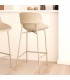 Set 4 taburetes beige nórdicos con base metálica resistente. 3