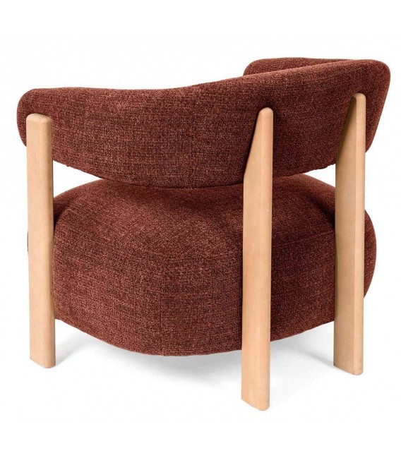 Butaca nórdica madera natural tapizada en cálido color teja 3