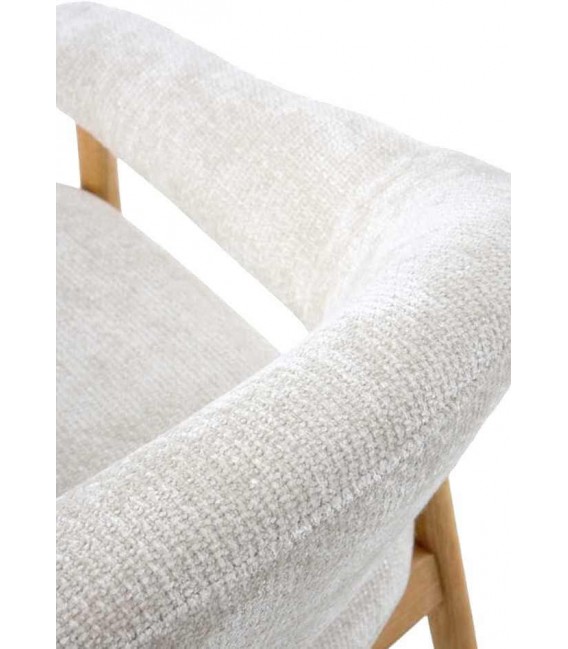 Butaca nórdica roble y chenilla para crear espacios acogedores 5