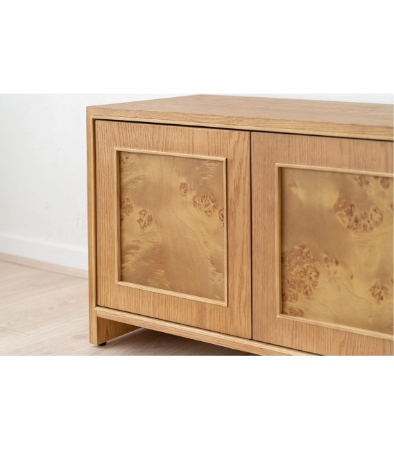 Mueble TV boho en roble tostado con frentes de raíz natural 3