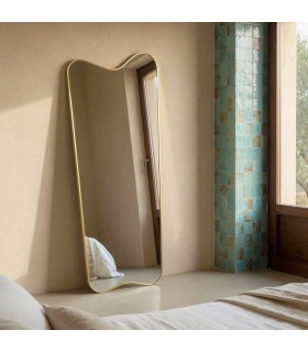 Espejo vestidor de metal dorado con marco fino vertical Mdmhogar