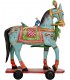 Figura decorativa colonial de caballo tallado pintado a mano ruedas.3