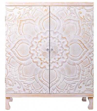 Taquillón estilo étnico tallado en madera pintada en blanca decapé