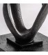 Figura decorativa alta negra en resina y metal estilo moderno 3
