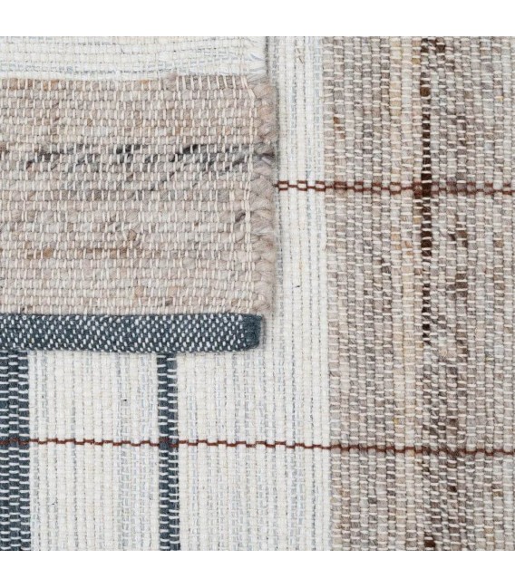 Alfombra grande boho de lana y algodón en gris topo y blanco roto 4