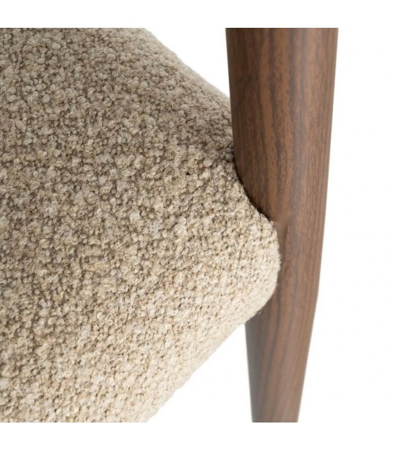 Sillón comedor beige con polipiel topo y acabado nogal moderno. 6