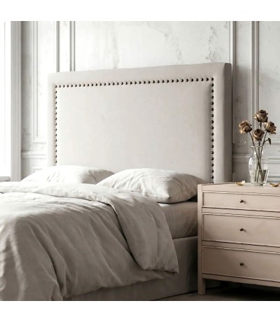 Cabecero tapizado beige con tachuelas, ideal para cama matrimonio. Mdmhogar