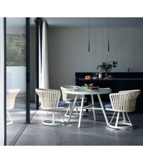 SILLÓN BASE CIRCULAR ALUMINIO Y FIBRA SINTÉTICA BLANCA CIRES