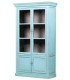 Vitrina turquesa chic con puertas de cristal y madera maciza.