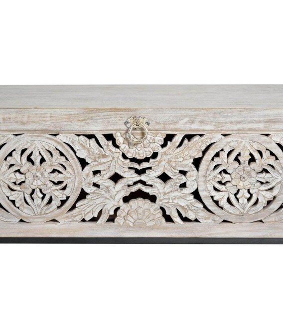 Baúl étnico grande de madera tallada blanqueada base metálica gris. 6