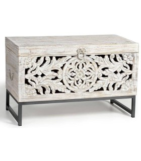 Baúl pequeño artesanal de madera tallada blanqueada y metal gris. Mdmhogar