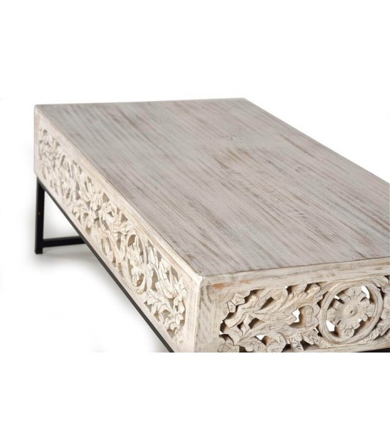 Mesa de centro étnica rectangular en madera tallada y metal gris. 1