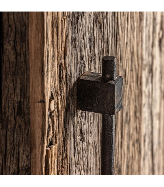 Armario alacena colonial alto de pino envejecido y hierro forjado. 2