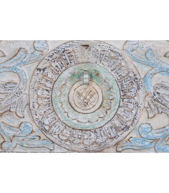 Baúl madera de mango tallado a mano acabado en tonos pastel