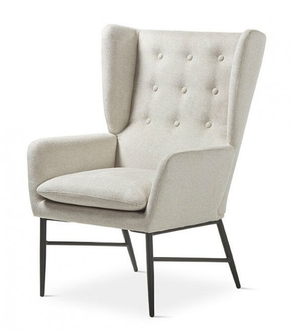 BUTACA COMODA TAPIZADA COLOR BLANCO ROTO PATAS METAL NEGRO