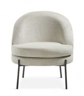 Butaca baja de estilo industrial blanco roto patas negras